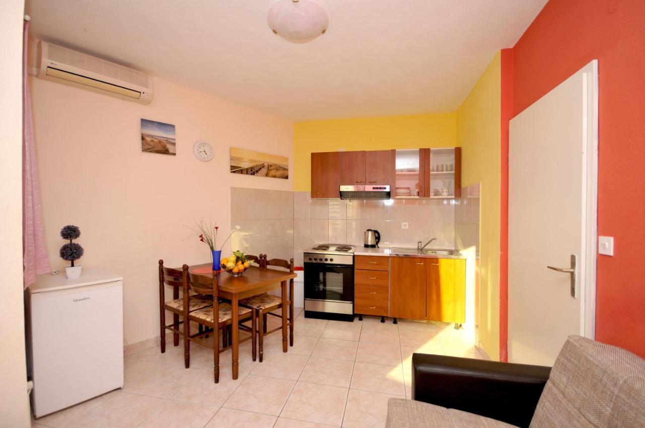 Apartments With A Parking Space Okrug Donji, Ciovo - 13732 Donji Okrug  Екстериор снимка